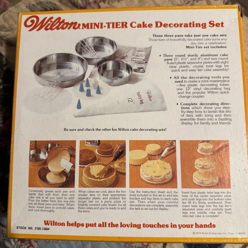 Vtg Wilton Cake Decorating Set READ